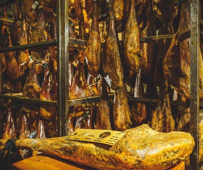 Chacina ibérica. Jamón ibérico curado